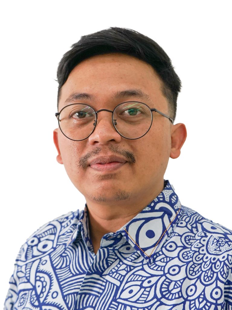 Dr. Stanislaus Risadi Apresian, S.IP., M.A.